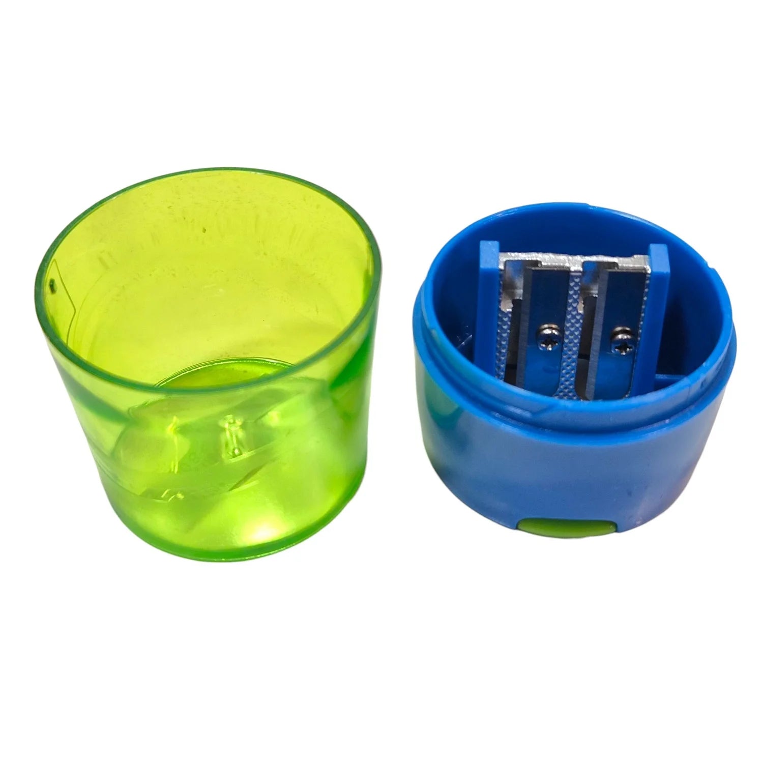 sacapunta metalico con recipiente